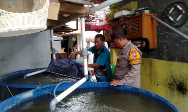 Polri-dalam-hal-ini-Polda-Jatim-khususnya-Bhabinkamtibmas-Desa-Pangkemiri