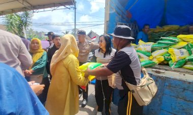 Hari-Juang-Polri,-Polres-Malang-Salurkan-15-Ton-Beras-Lewat-Gerakan-Pangan-Murah